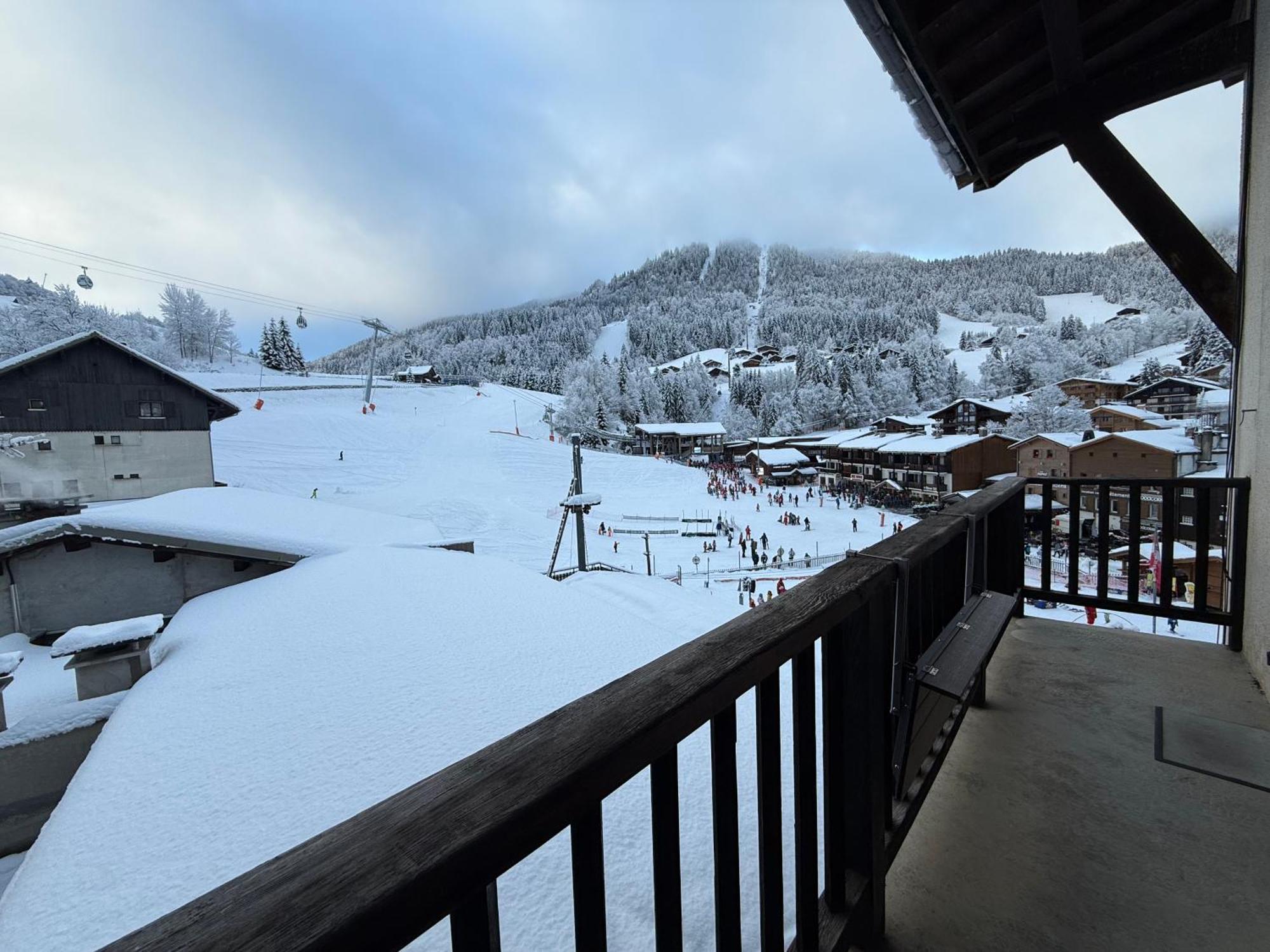 Apartment Centre Village , Pied Des Pistes, 42 M2 , Balcon Sud Vue Montagne *